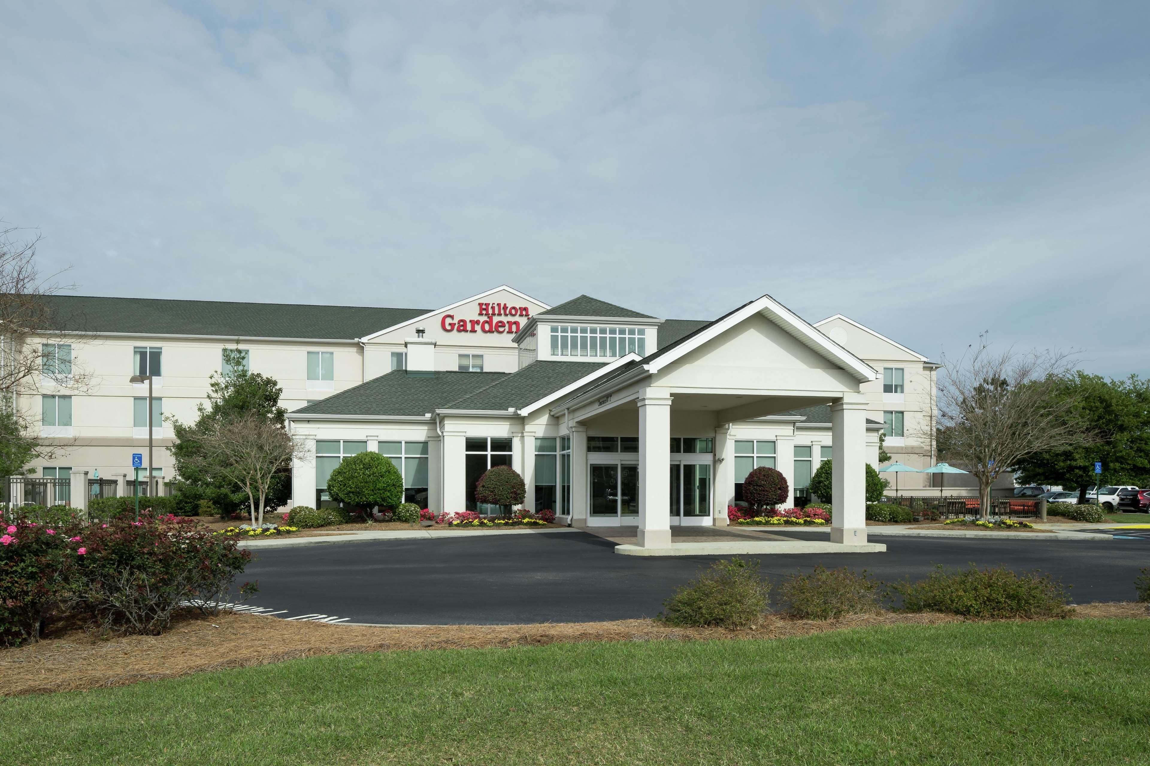 Hilton Garden Inn Dothan Bagian luar foto