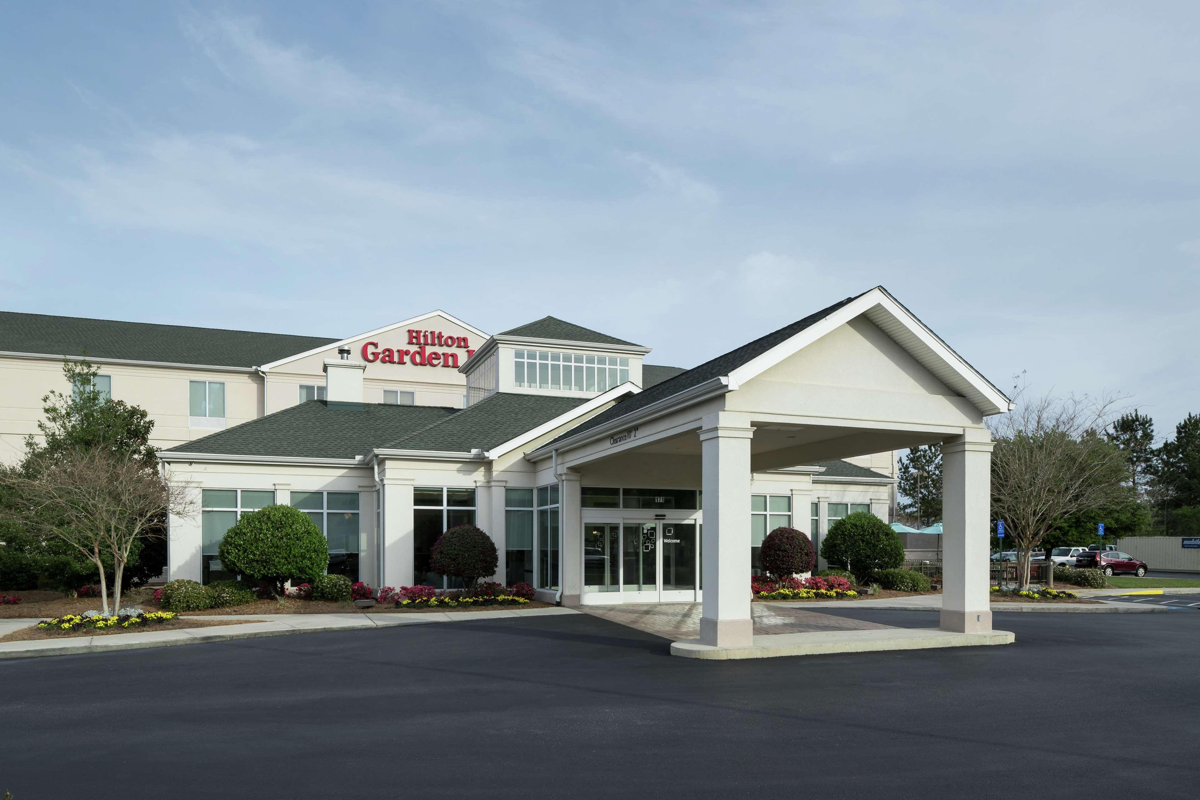 Hilton Garden Inn Dothan Bagian luar foto