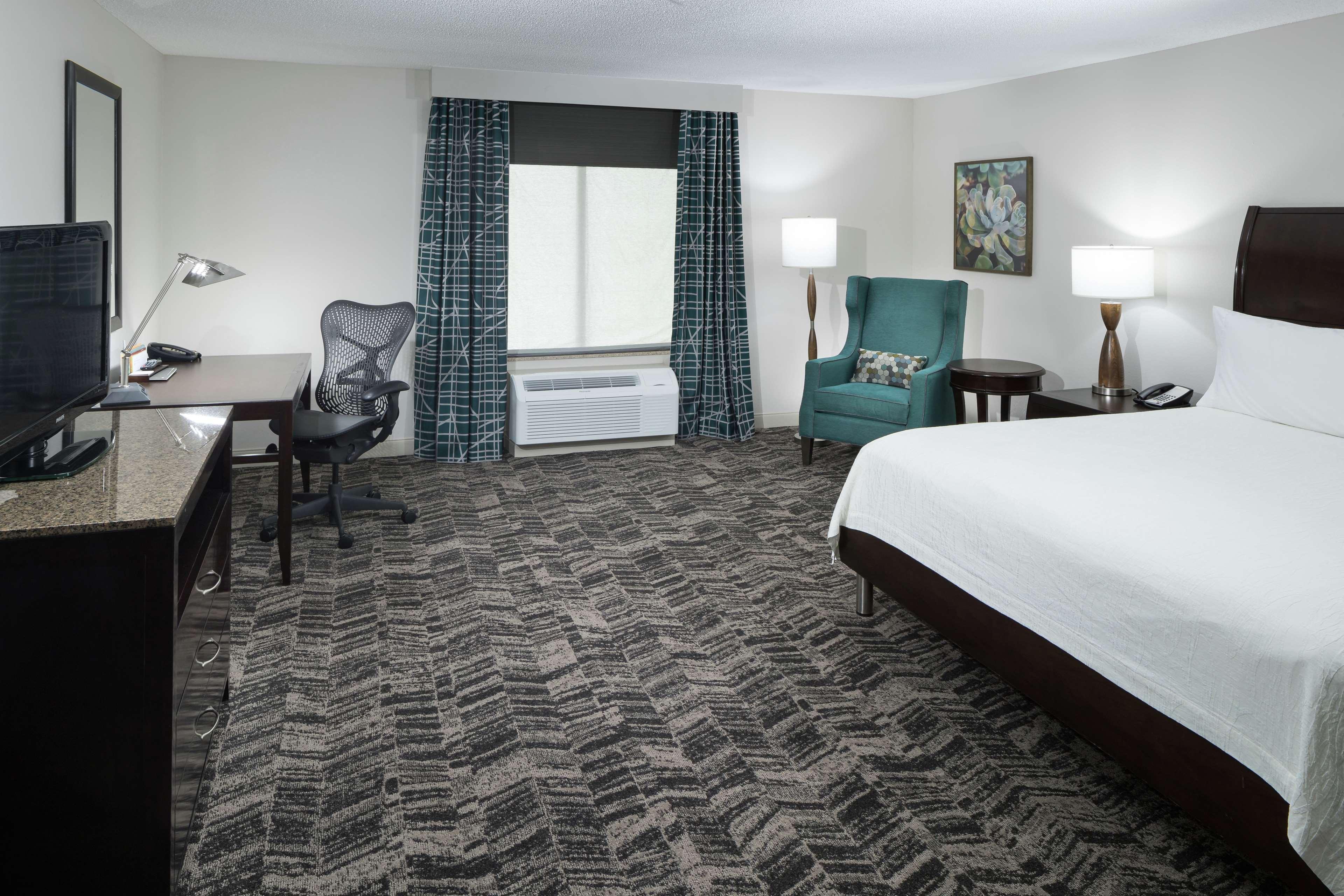 Hilton Garden Inn Dothan Bagian luar foto