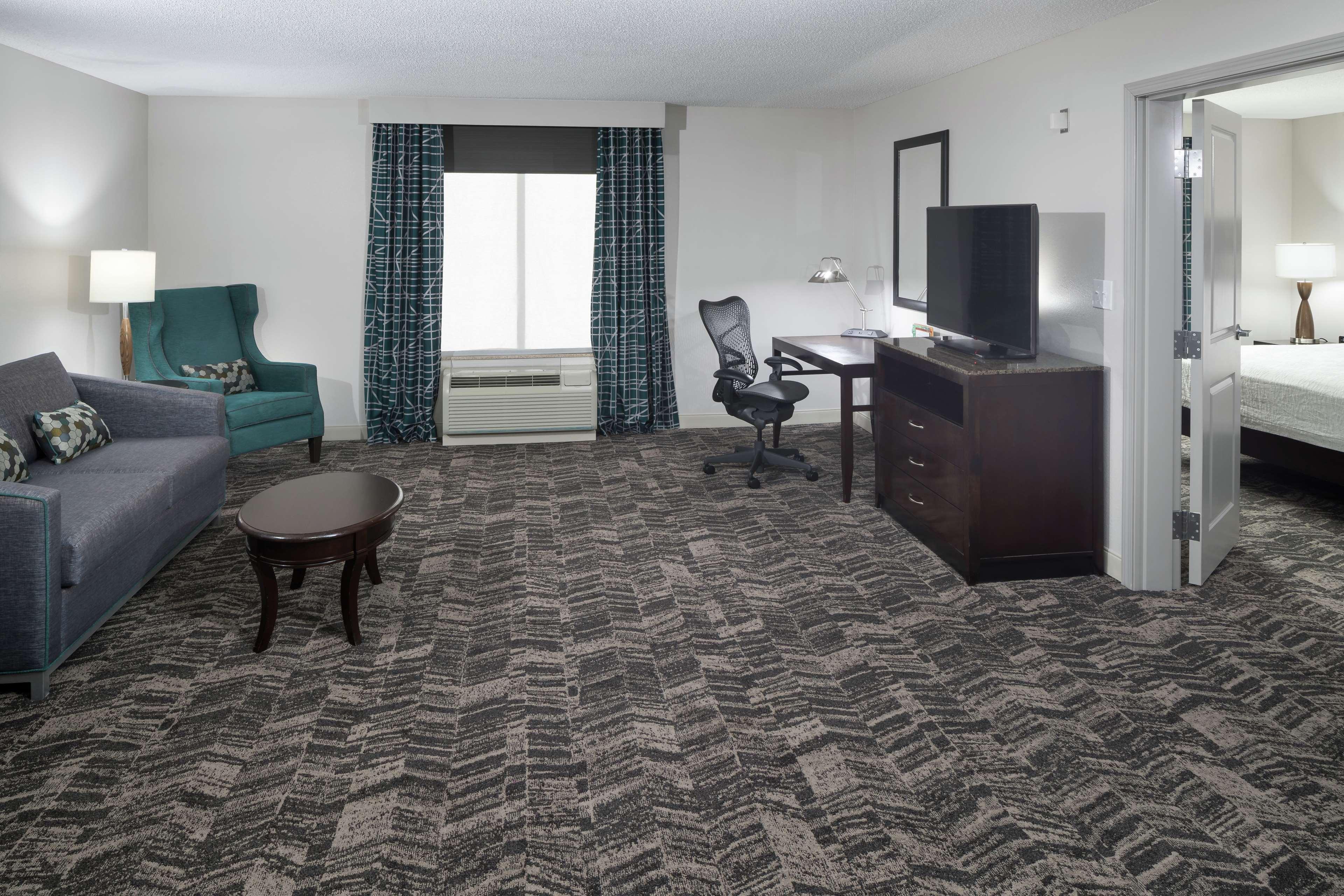 Hilton Garden Inn Dothan Bagian luar foto