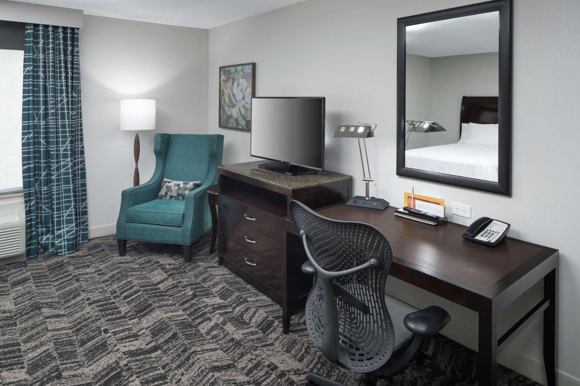 Hilton Garden Inn Dothan Bagian luar foto