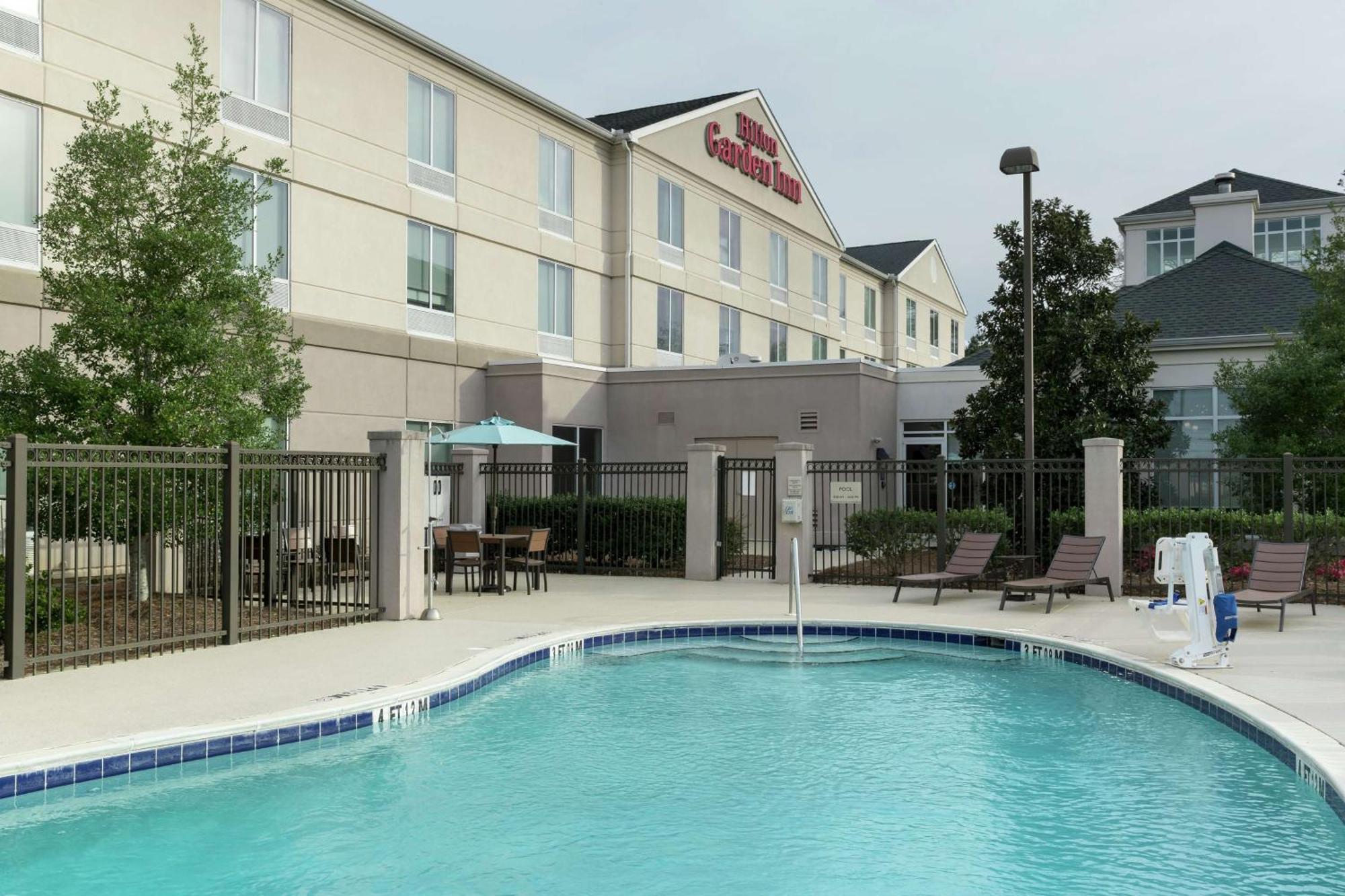 Hilton Garden Inn Dothan Bagian luar foto